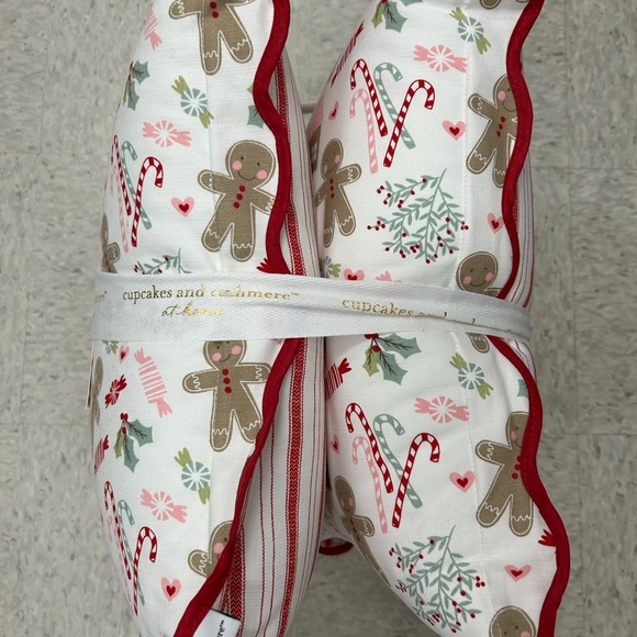 Cupcake and cashmere - gingerbread pillows - Picture 3 of 3